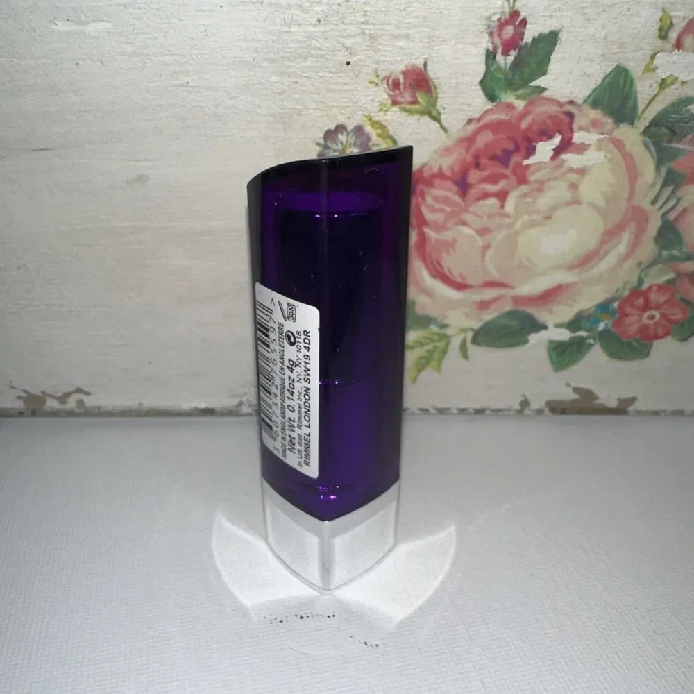 RimmelL London Moisture Renew Lipstick 705 LETS GET NAKED nicked